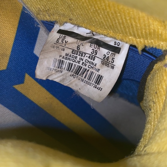 Jordan 5 RETRO LANEY VARISTY ROYAL (GS) 18’ - Picture 6 of 6